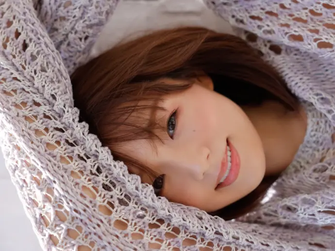 Explore Shinozaki Ai’s most captivating photo moments