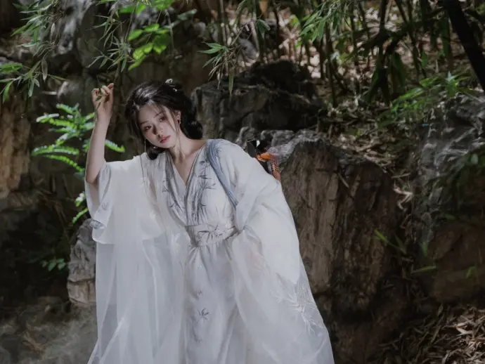 Yaoyao Taiwan beauty glowing with sensual elegance