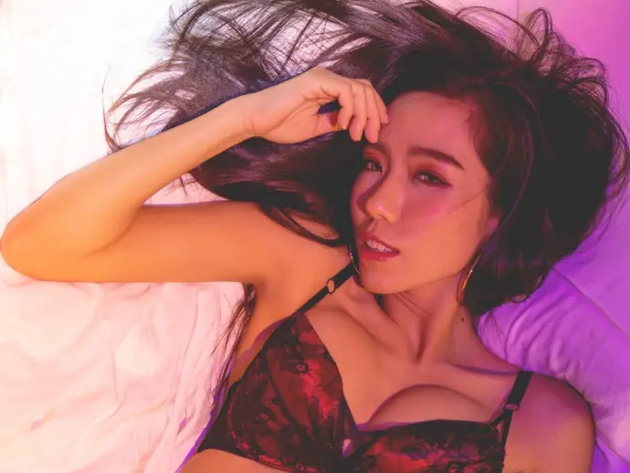 Yuting – The rising Taiwanese beauty capturing hearts