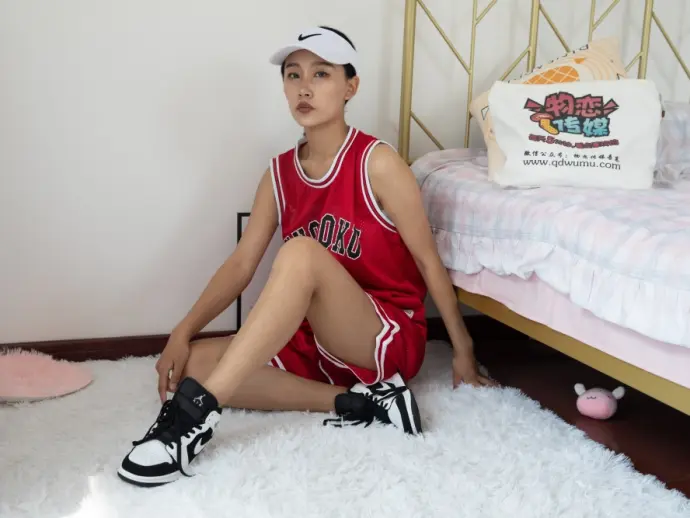 Boob - Taiwanese beauty captivates fans with glamour photos